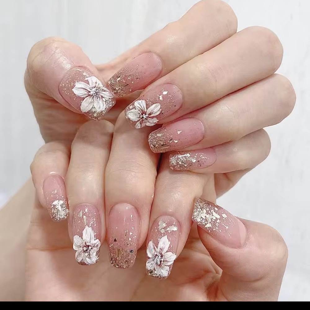 24 pics randomly press on nailElegant Floral Nail Art with Glitter Accents Each